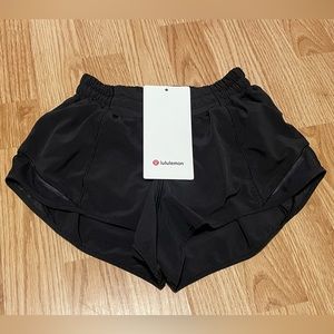 Lululemon Hotty Hot LR Short Low Rise 2.5” Lined Black Athletic Shorts Size 2